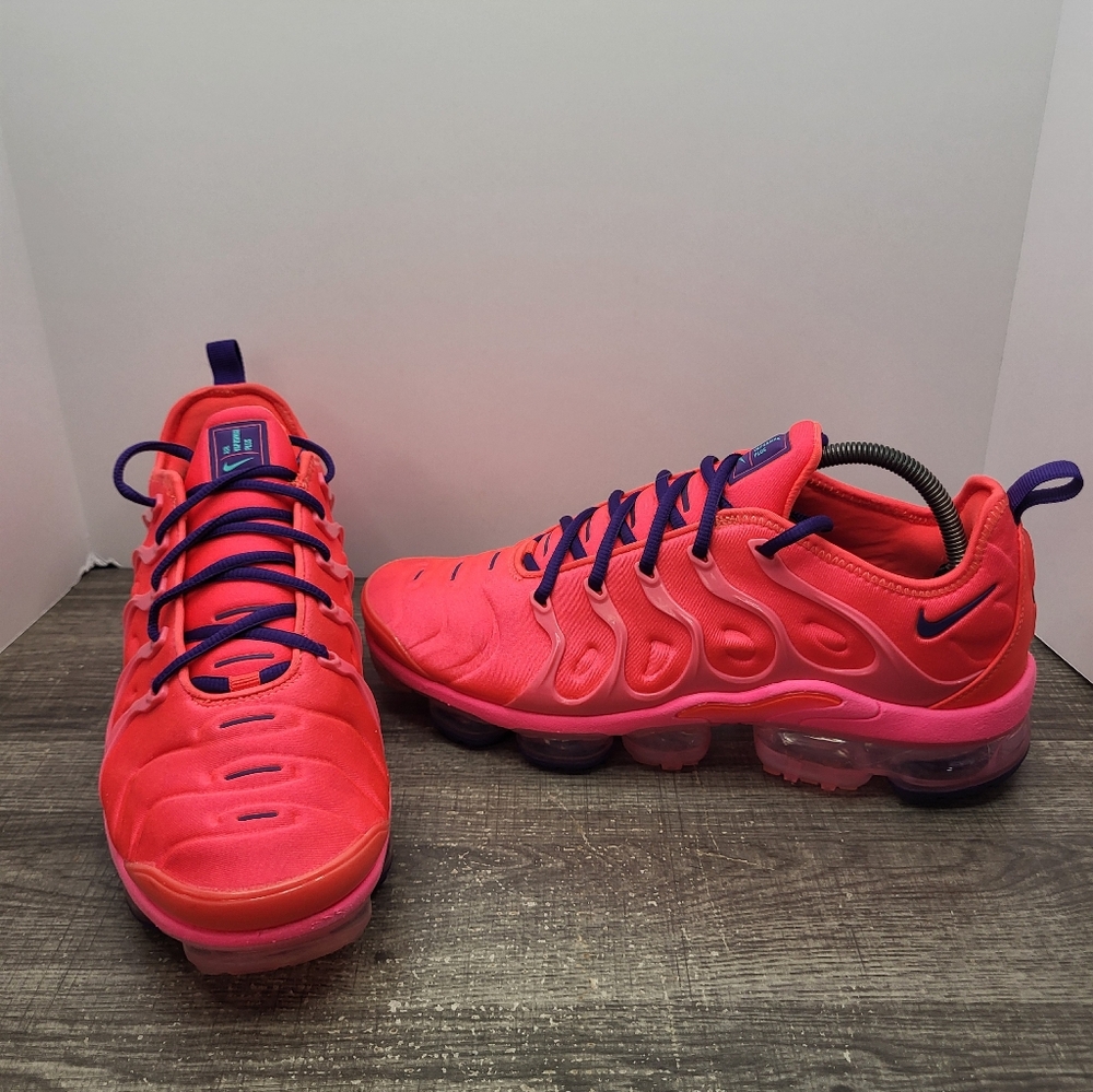 Nike Air VaporMax Plus Womens Size 12 Pink Blue Athletic Running Shoes Sneakers